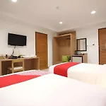 Super Oyo 484 Pannee Residence Khaosan Sha Plus