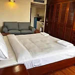 Omni Tower Sukhumvit Soi 4 Direct