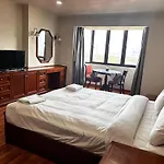 Omni Tower Sukhumvit Soi 4 Direct