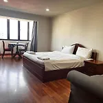 Omni Tower Sukhumvit Soi 4 Direct