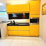 Extremely Spacious Cool Asoke Sleeps 8 250Sqm
