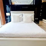 Extremely Spacious Cool Asoke Sleeps 8 250Sqm