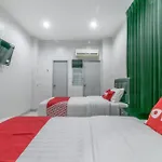 Oyo 818 Suksomboon Residence