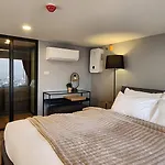 Cassia Rama 9