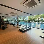 Sukhumvit Apt Pool&Gym Wi-Fi Free Bus To Bts