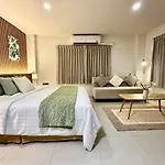 Serene Escape 2 Mins From Srt Wat Samien Nari
