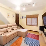Cozy Vibes House/Close To Bts & Main Road