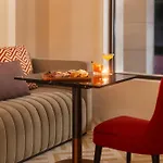 Radisson Hotel Chateau De Bangkok