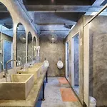 OYO 75332 Vm1 Hostel