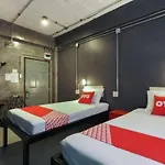 OYO 75332 Vm1 Hostel