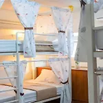 Kamin Bird Hostel