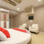 Oyo 1002 Pinklao Resort