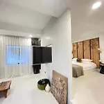 Yolo Bangkok Boutique Hotel