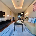 Azure Dreams King Suite Retreat Near Bts & Fast Wifi