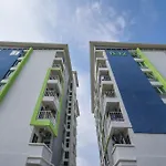 B32 Apartment