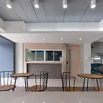 B32 Apartment