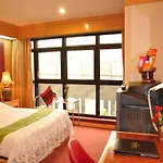 Parkway Inn