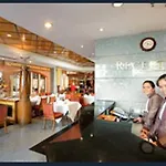 Majestic Suites Hotel