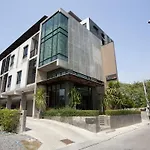 Nida Rooms Plubpla Bangkapi 591