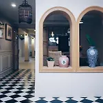 Vera Nidhra - Self check-in after 7pm