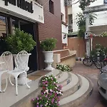 Sapsin 1 Apartment