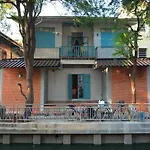 La Moon Hostel