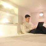 Laf Hotel Aree