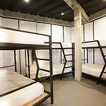 Thrive The Hostel : Patpong By The Belle