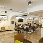 T Hostel @ Victory Monument