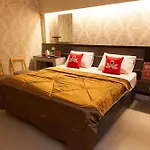 Zen Rooms Phiphit Phokhai