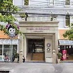 Mad Monkey Hostel Bangkok