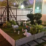 Friends House Resort