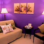 Charoenpong Apartment