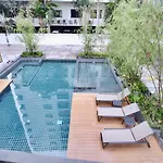 Comfy Condo On Nut