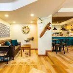 Maneeya Park Residence