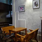 14 Plus 1 Hotel