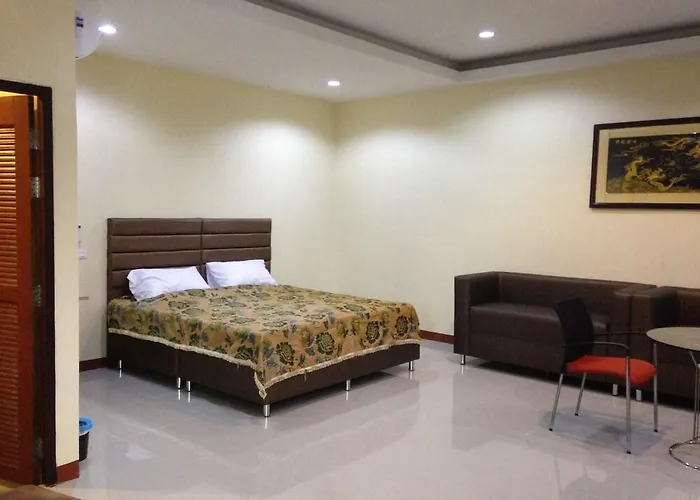 Friends House Resort