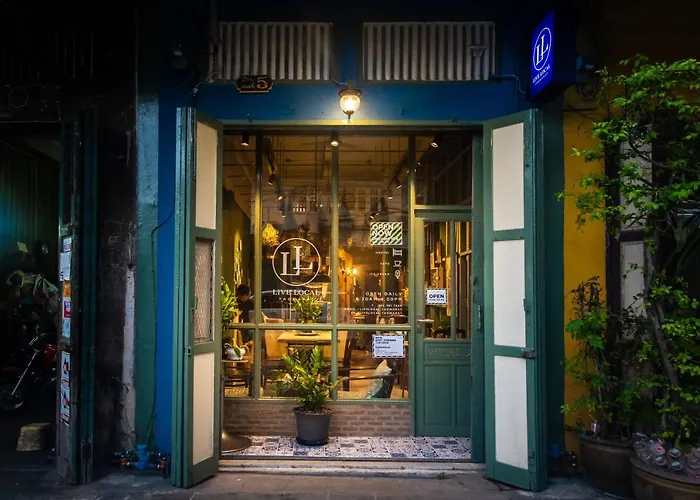 Live Local Cafe & Hotel - 420 Friendly