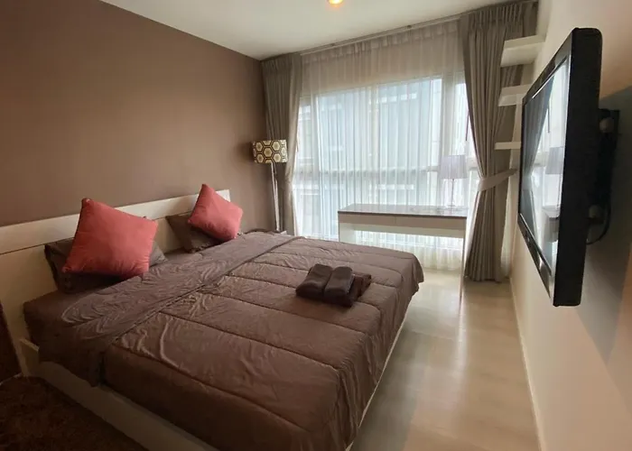 Cosy 2 Bedroom Condo On Sukhumvit, Bts Phra Khanong