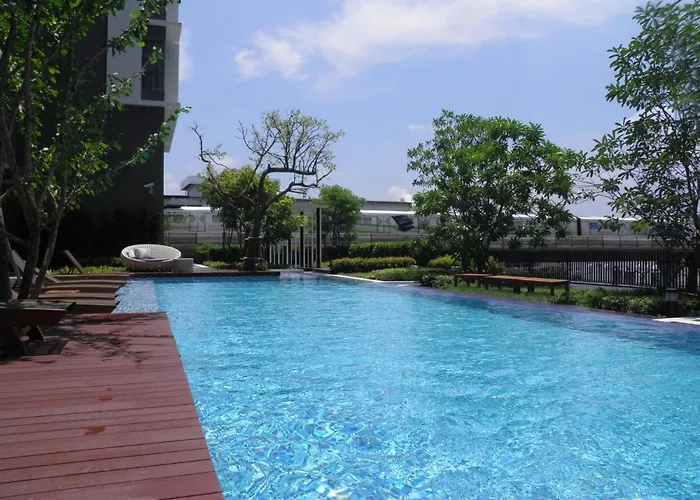 The Skyhouse Duplex - Luxury Home