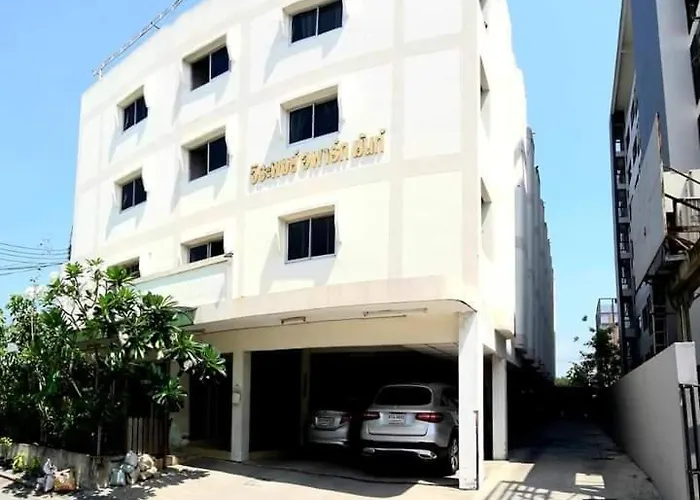 Jirapong Apartment