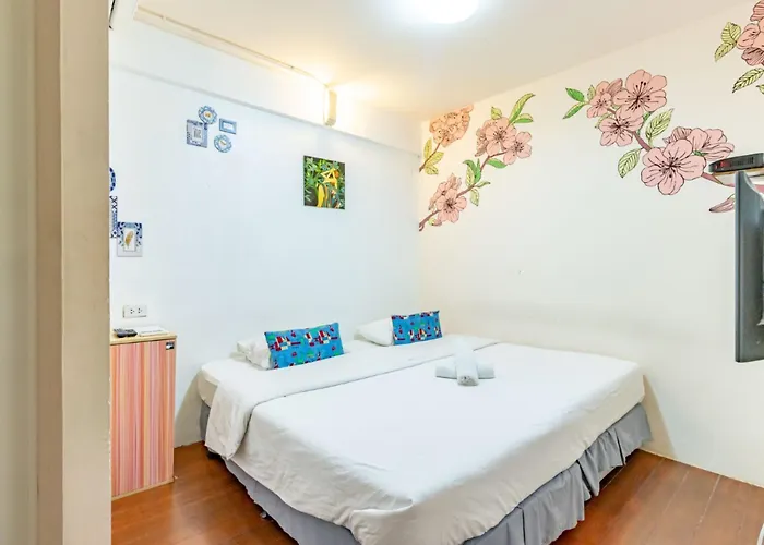 Sleep Dee Hostel