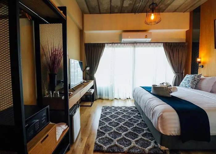 Tree​ For​ Rest​ Poshtel