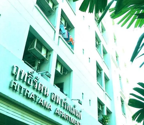 Ritratana Apartment