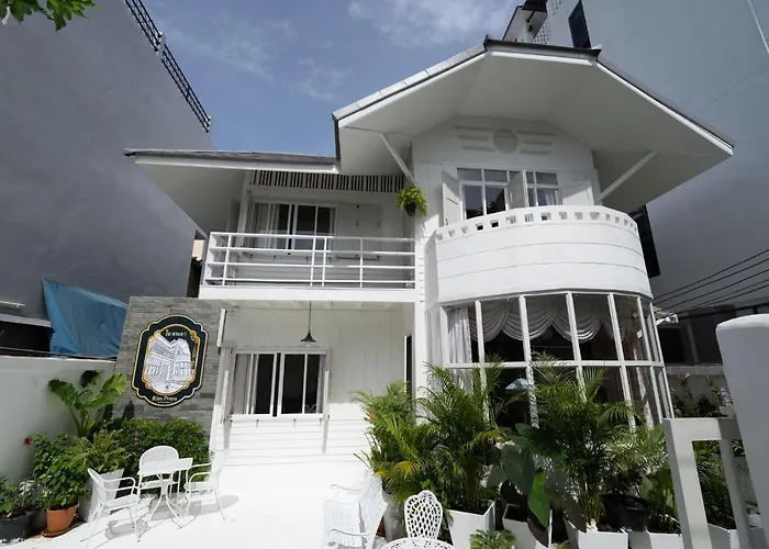 Roomquest Rim Praya Dinsor Road