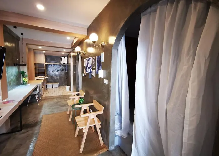 Many Days Hostel Bangkok