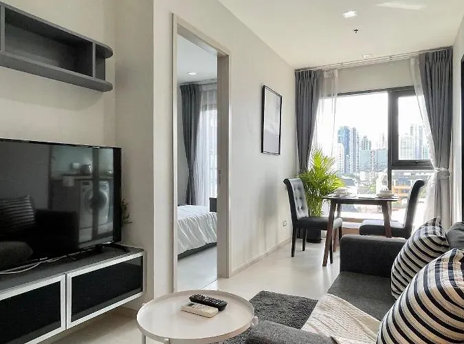 Thonglor Skyview Modern Apartment
