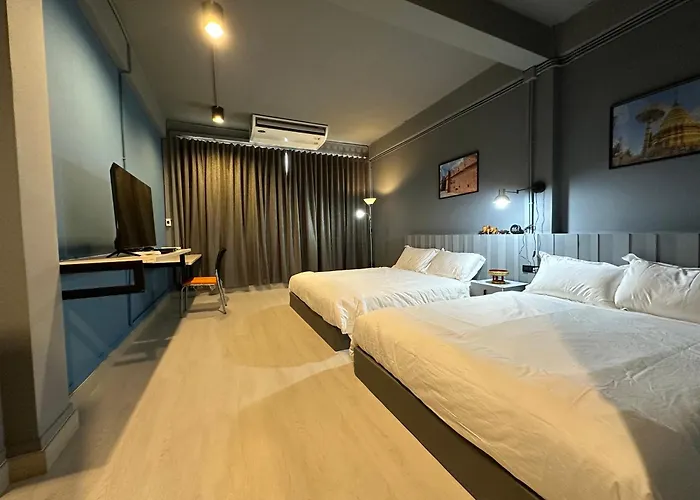 Chiangmai Vibe, City House, 7 Mins To Bts, City Center, Private Room In Sathon, Private Bathroom, Bangkok, Thailand