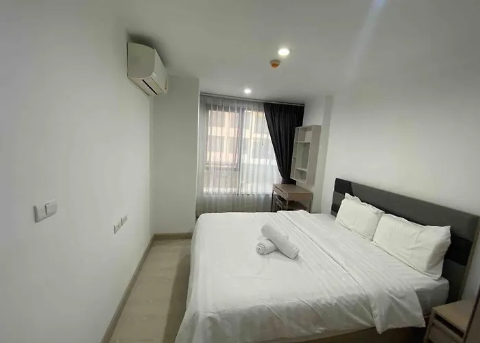 Sukhumvit 50 Quiet One Bedroom Near Bts Onnut