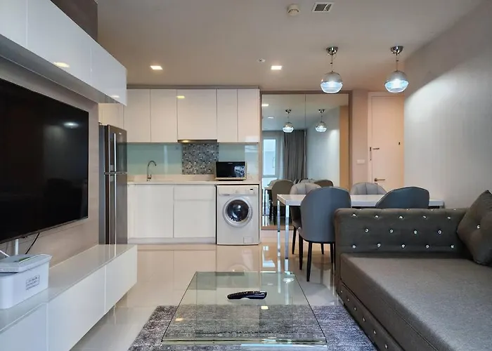 Condominium - Sukhumvit Soi 5 Bts Nana- Room Size 50M2